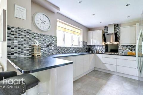 4 bedroom detached house for sale, Fitzwalter Road, Dunmow