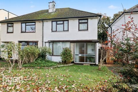 Broomfield Avenue, Leigh-on-Sea