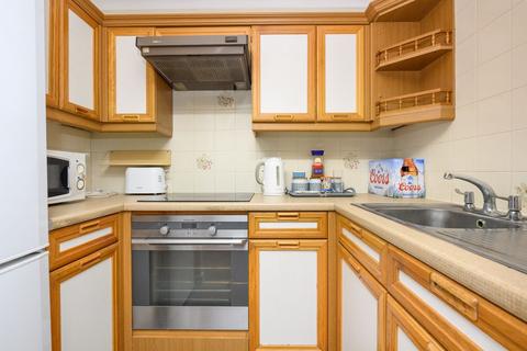 1 bedroom flat for sale, Springfield Meadows, Weybridge, KT13