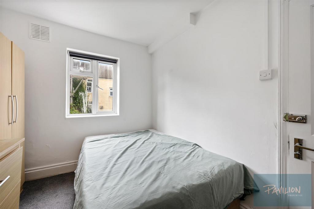 Room 2 a.JPG