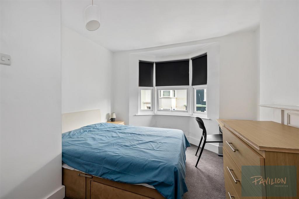 Room 5 a.JPG