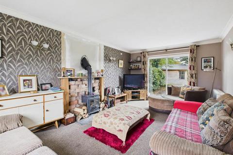 undefined, Giffard Drive, Welland, Malvern