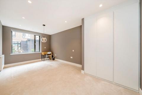 undefined, Kilburn High Road, London NW6