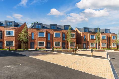 3 bedroom townhouse for sale, Priory Mews , Priory Street, Tonbridge, Kent. TN9 2AW