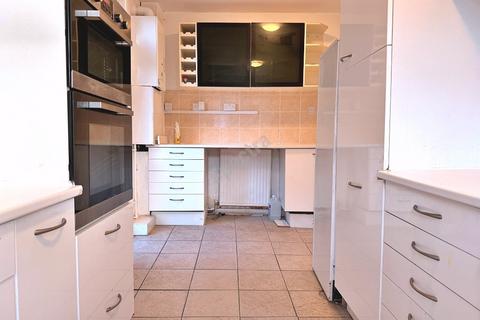 undefined, Douglas Road, RM11