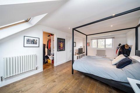 4 bedroom semi-detached house for sale, Wricklemarsh Road, London SE3