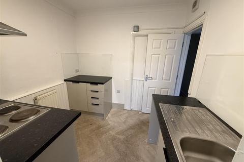 3 bedroom semi-detached house for sale, Calais Road, Burton-On-Trent DE13