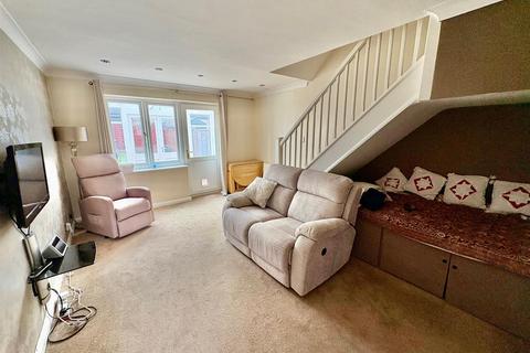 2 bedroom terraced house to rent, Lansdowne Walk, Peterborough