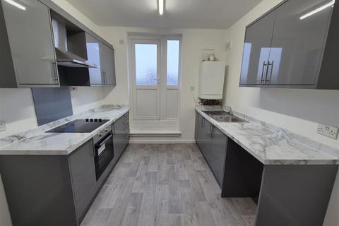 1 bedroom flat to rent, Tower House, Howard Road
