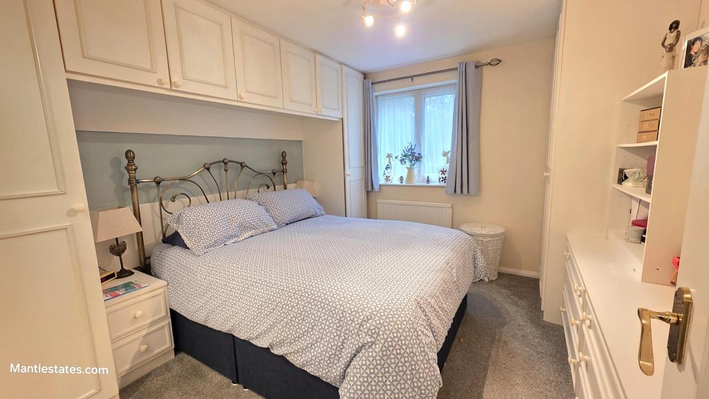 Rear bedroom