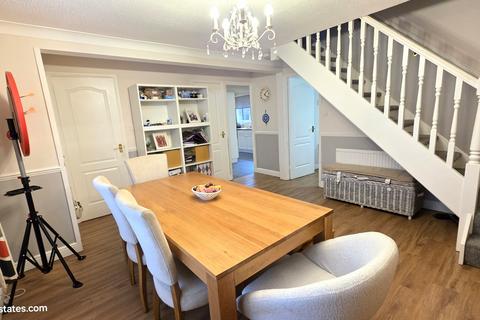 4 bedroom detached house for sale, Conifer Close, Goffs Oak EN7 6EY