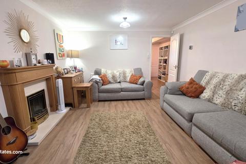 4 bedroom detached house for sale, Conifer Close, Goffs Oak EN7 6EY