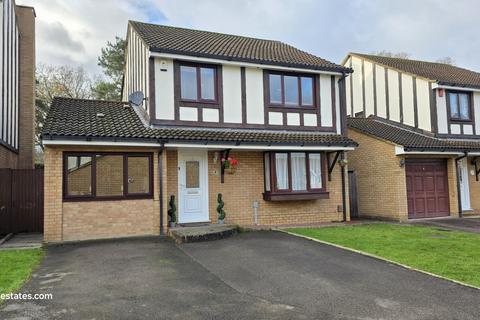 4 bedroom detached house for sale, Conifer Close, Goffs Oak EN7 6EY