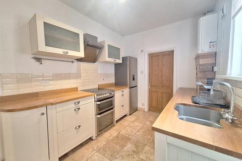 3 bedroom terraced house to rent, Briants Avenue