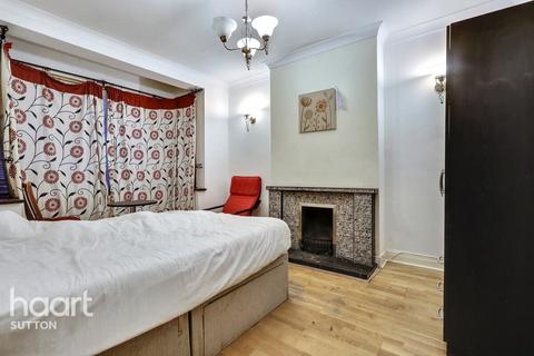 Rosehill Avenue, Sutton