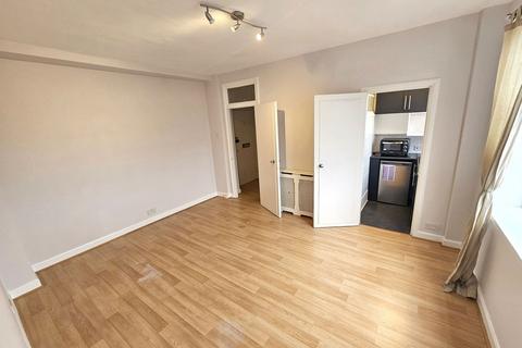 undefined, Hamlet Gardens, London, W6 0RP