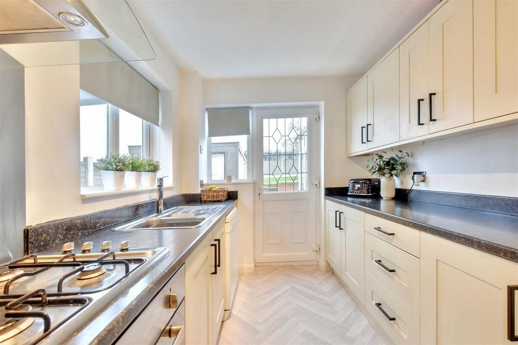 Kitchen 3.jpeg