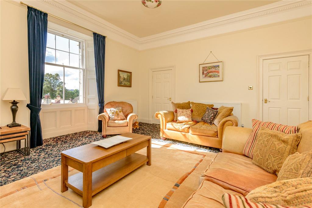 Sitting/Dining Room