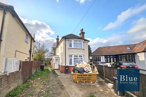 4 bedroom detached house to rent, Berkeley Waye, Hounslow, TW5