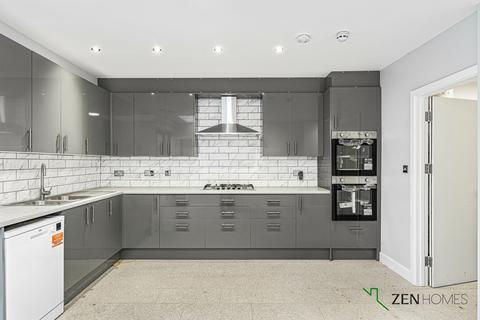 5 bedroom end of terrace house for sale, Ilford IG2