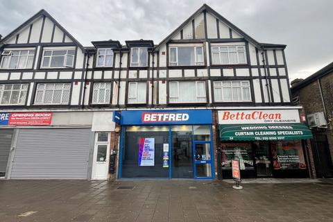 2 bedroom flat for sale, High Road, Romford RM6