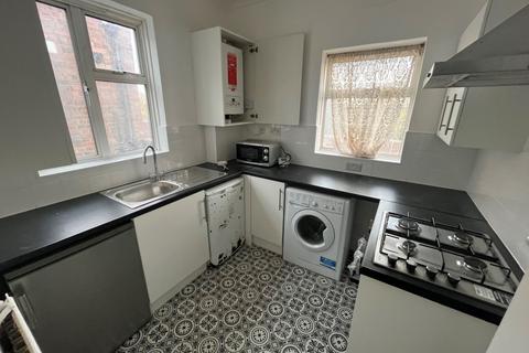 9b Tudor Parade, Romford, RM6 6PS