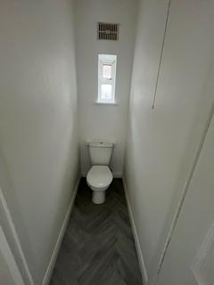 9b Tudor Parade, Romford, RM6 6PS