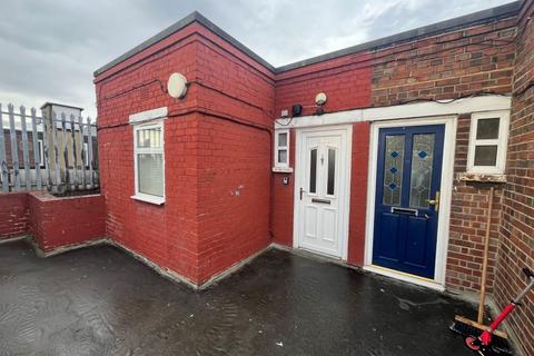 9b Tudor Parade, Romford, RM6 6PS