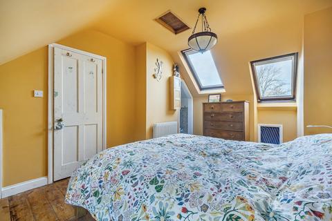3 bedroom terraced house for sale, Elgar Road, Berkshire RG2