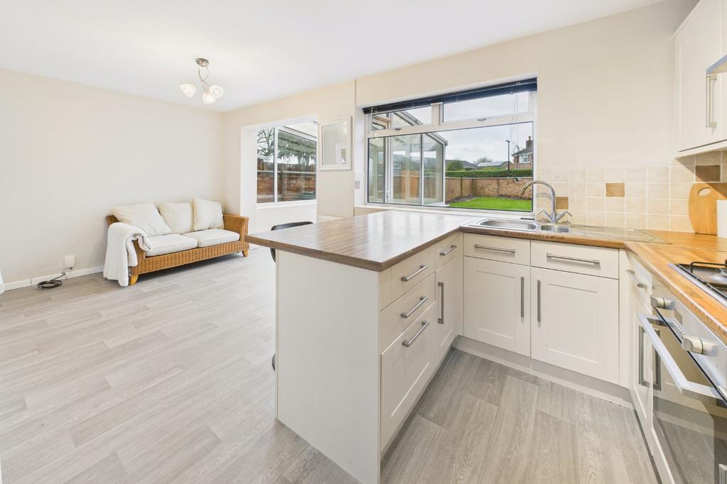 Kitchen/Dining Room