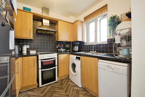 2 bedroom apartment for sale, Enstone Road, Enfield EN3