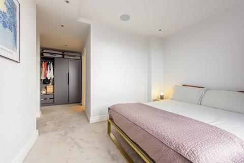 3 bedroom flat for sale, Espalier Gardens, Brondesbury, LONDON, NW6