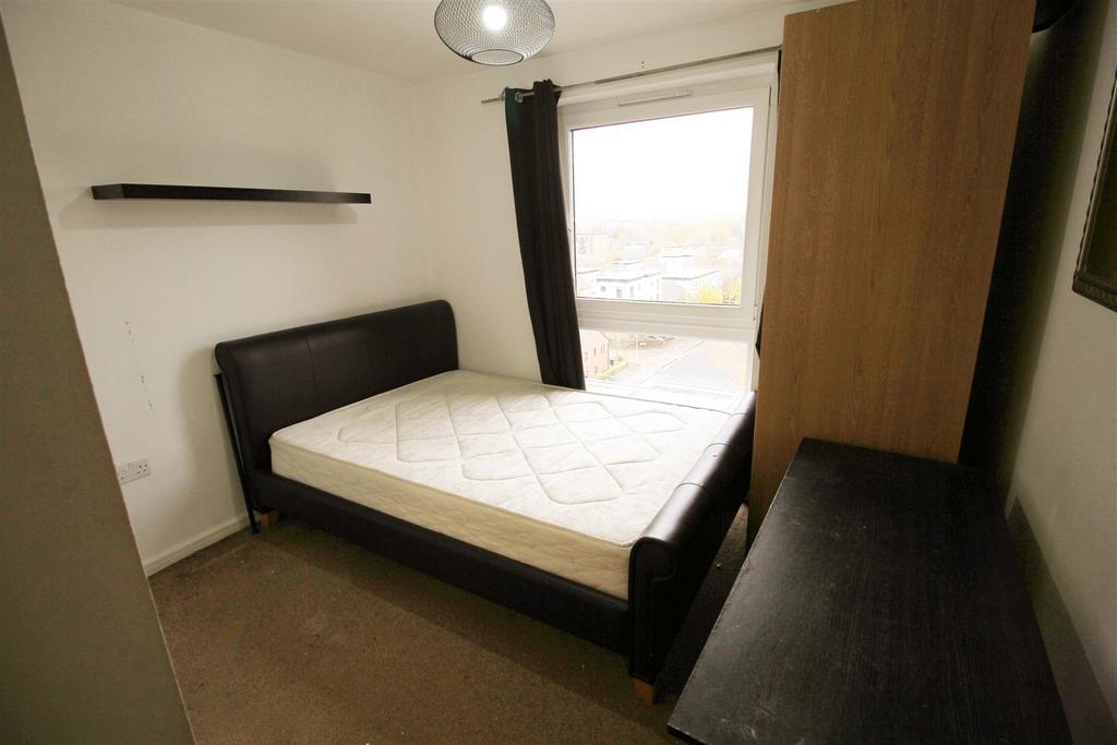 Bedroom 1.jpg