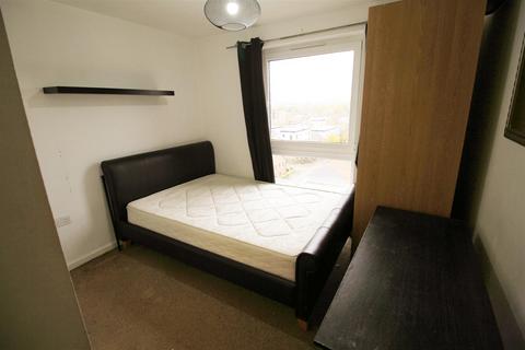 2 bedroom apartment to rent, Broughton Lane, Salford M7