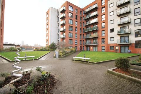 2 bedroom apartment to rent, Broughton Lane, Salford M7