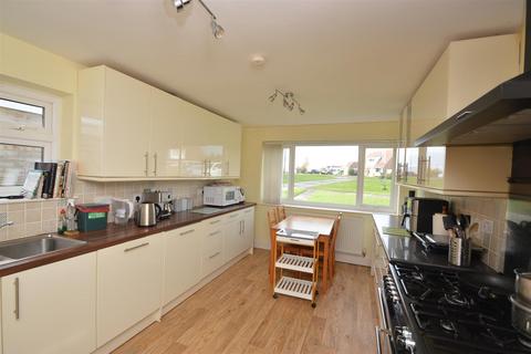 3 bedroom detached bungalow for sale, SEAVIEW