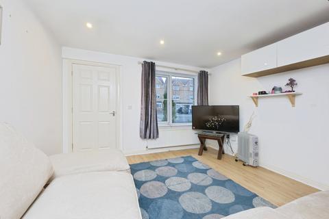 37 Berryknowes Drive, Glasgow, G52 2DZ