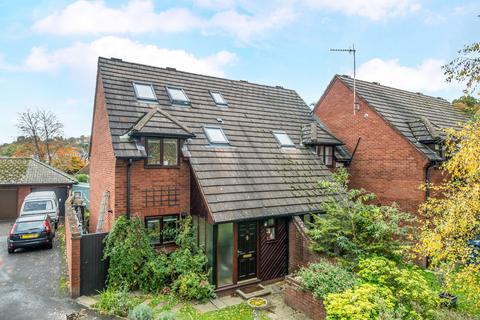 undefined, Grange Close, Surrey GU7