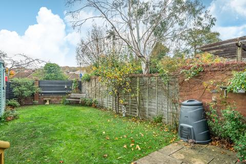 undefined, Grange Close, Surrey GU7