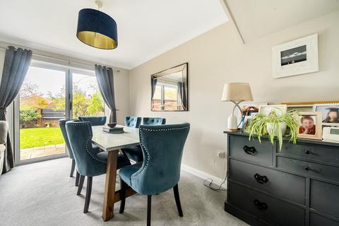 undefined, Grange Close, Surrey GU7