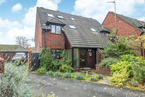 undefined, Grange Close, Surrey GU7