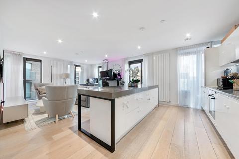 3 bedroom apartment for sale, Kelson House, Royal Wharf, E16