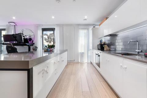 3 bedroom apartment for sale, Kelson House, Royal Wharf, E16