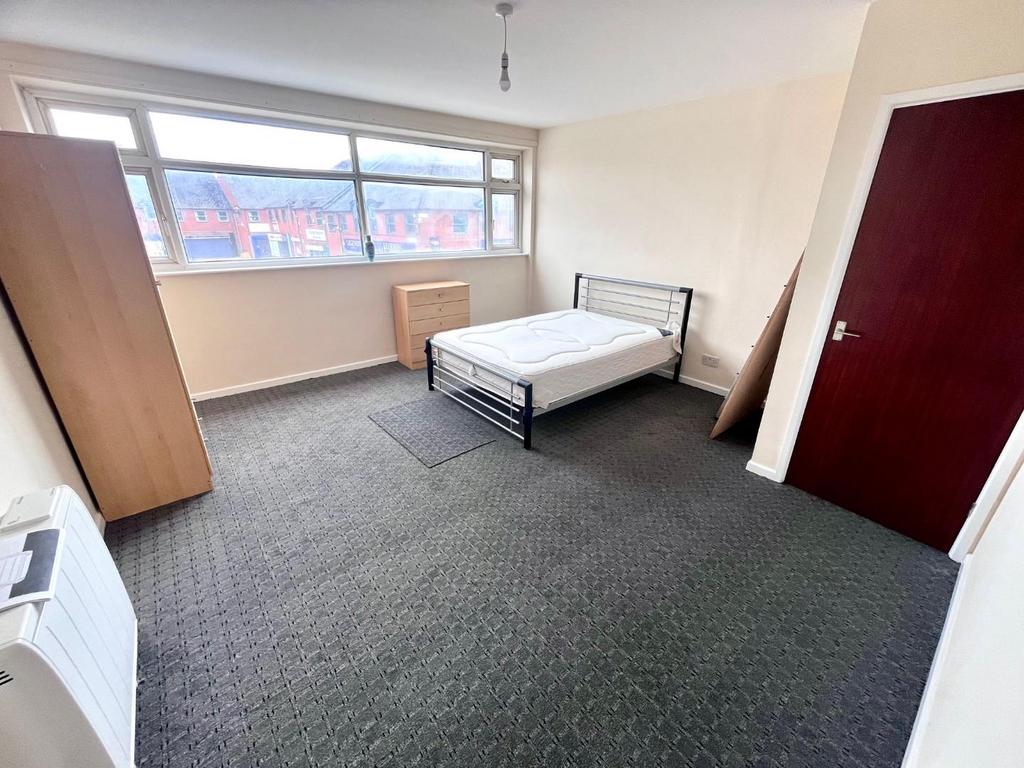 BEDROOM.jpg