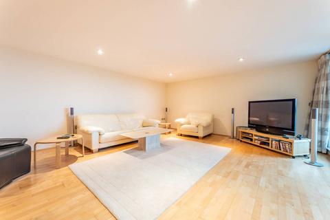 2 bedroom flat to rent, St George Wharf, Vauxhall, London, SW8