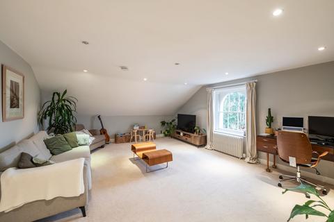 2 bedroom apartment for sale, London Road, Reigate, RH2