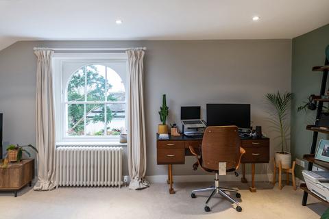 2 bedroom apartment for sale, London Road, Reigate, RH2