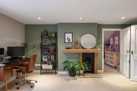 2 bedroom apartment for sale, London Road, Reigate, RH2