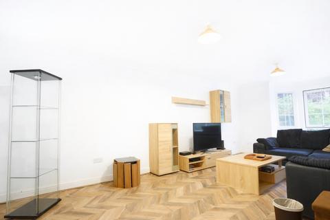 3 bedroom flat to rent, Orchard Brae Avenue, Comely Bank, Edinburgh, EH4