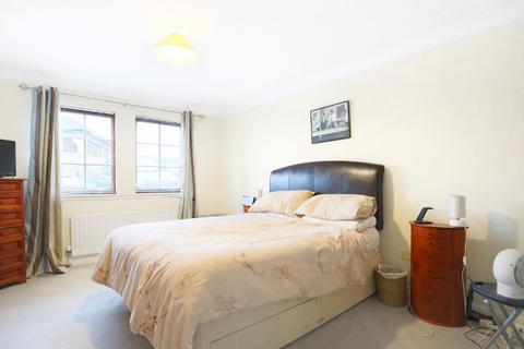 3 bedroom flat to rent, Orchard Brae Avenue, Comely Bank, Edinburgh, EH4